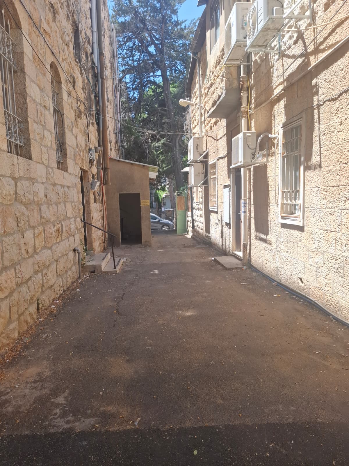 גלריית הסודות של שערי חסד - סיור בין סמטאות וסיפורים חלק 7